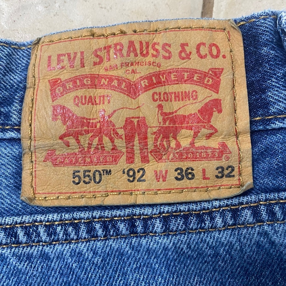 Levi Strauss 550 Mens Jeans W36 L32 Relaxed Fit Blue Denim - Picture 8 of 8